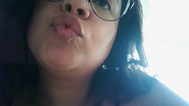 DaphneSky stripchat live cam model
