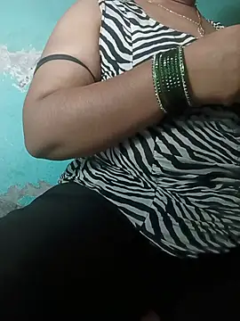 SANIYAMIRZA stripchat live cam model