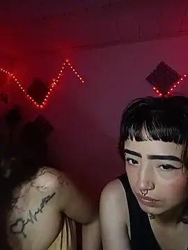 AlexxaAndRileyy stripchat live cam model