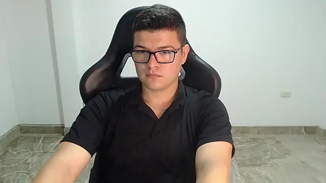 Plug_Control stripchat live cam model