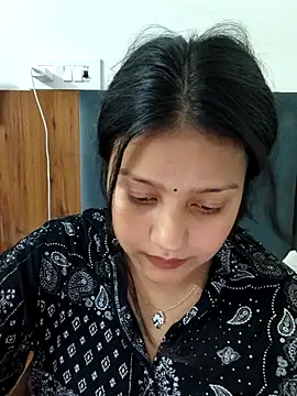 Pavitra_Sharma stripchat live cam model