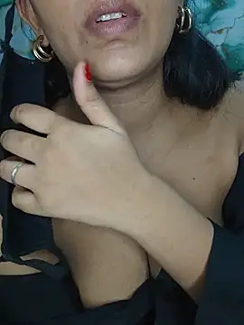 Cute-Ishita stripchat live cam model