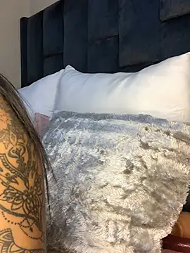 Nicole-Liam- stripchat live cam model
