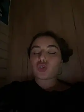 Tenderalise stripchat live cam model