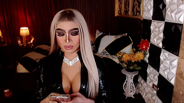 seductive_yhure stripchat live cam model