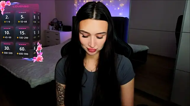 Veronica_Larsson stripchat live cam model