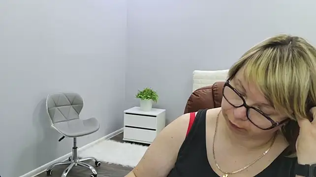 BonnnyBoobsy stripchat live cam model