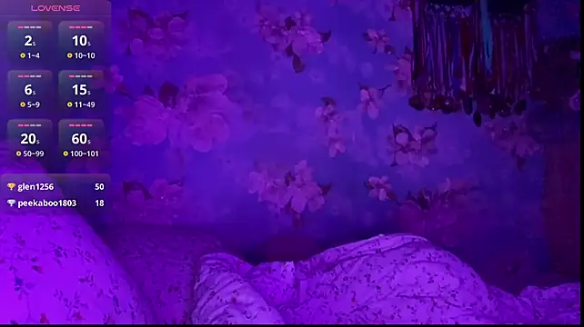 RileySpence stripchat live cam model