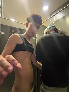yoursexyjose stripchat live cam model