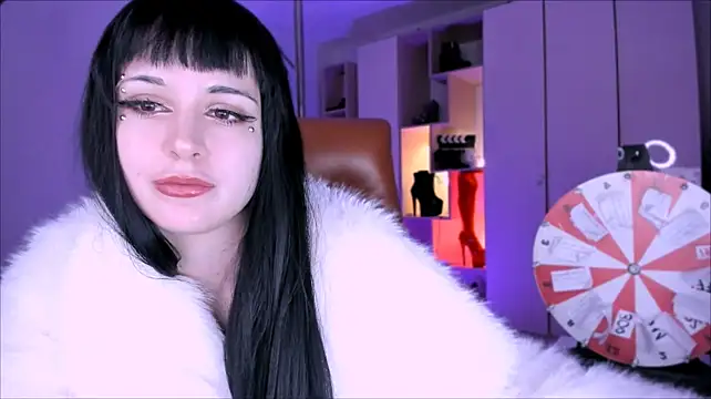 mollyposhh stripchat live cam model