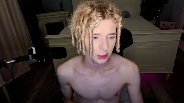 Kudi_Minnt stripchat live cam model