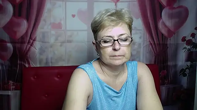 EmiliaGree stripchat live cam model