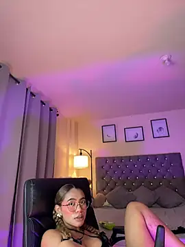 OxanaFedorova1- stripchat live cam model