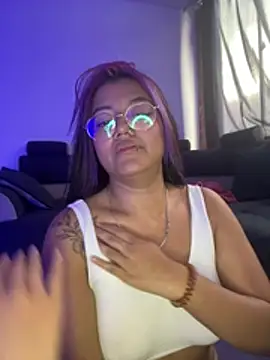 Abbyqueen23_ stripchat live cam model
