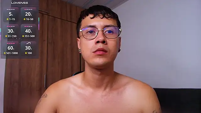 LeaneSeb stripchat live cam model