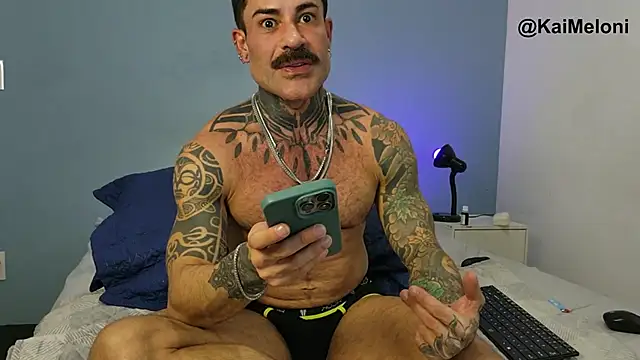 kaimeloni stripchat live cam model
