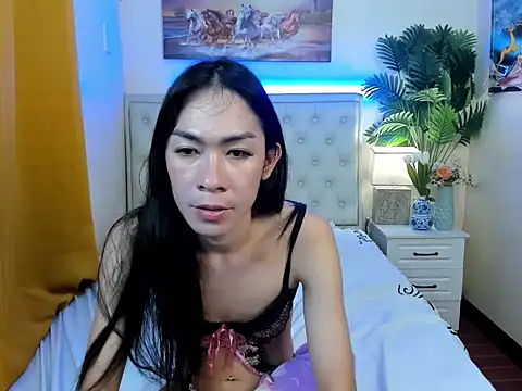 YourTSLovely stripchat live cam model