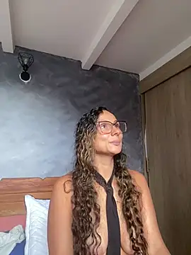 MafeeRoss stripchat live cam model