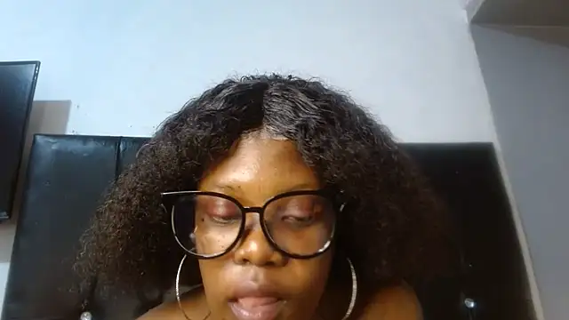 NawtyNinax2 stripchat live cam model