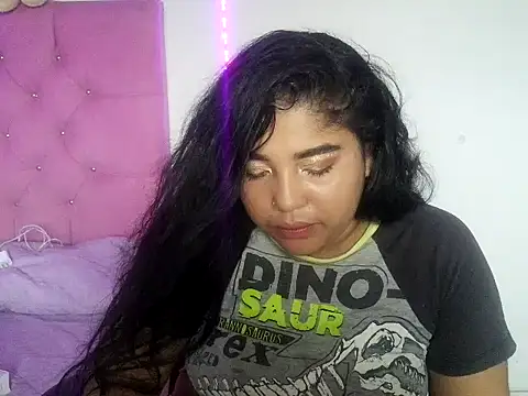 maddy13hony stripchat live cam model