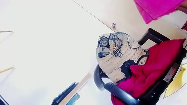 taniabigxx stripchat live cam model