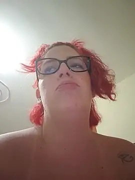 Escarlate4you_ stripchat live cam model