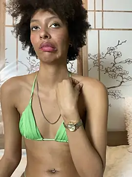Kiara_Kamau_XXX stripchat live cam model