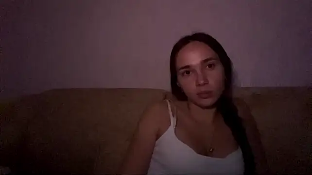 LulaMays stripchat live cam model