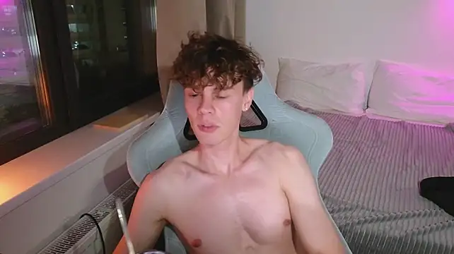 cute_thomas stripchat live cam model