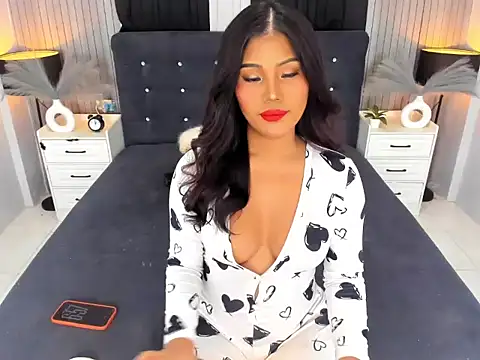 EllaCalifa stripchat live cam model