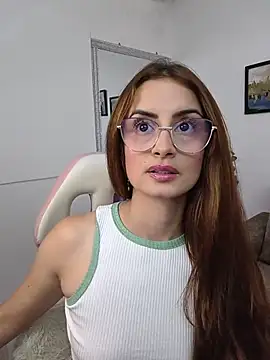 MiaaLoren stripchat live cam model