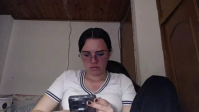 Shanel_Lozano stripchat live cam model