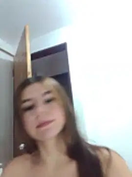 EmiNavarro stripchat live cam model