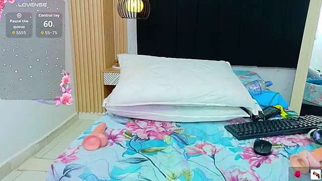 naughtyyindiann stripchat live cam model