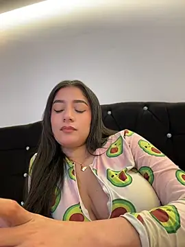 KittyFeet1 stripchat live cam model