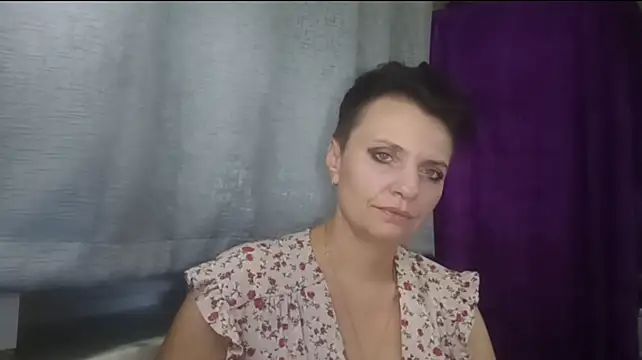 HotMamaQueen234 stripchat live cam model