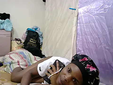 Cutebic stripchat live cam model