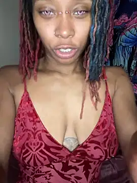 Lunablueee stripchat live cam model