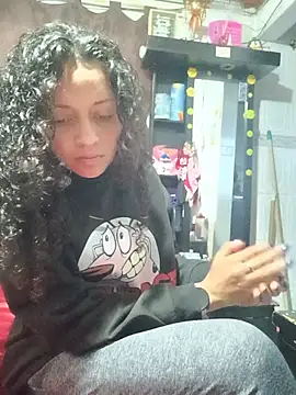 Estrella2001 stripchat live cam model