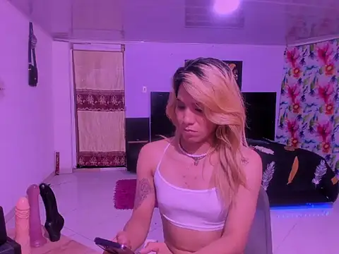 aria_rouss stripchat live cam model