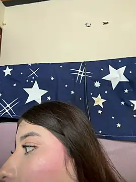 Lily_Valencia stripchat live cam model