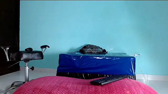 nicollnoir21 stripchat live cam model