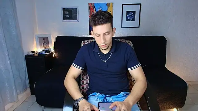 SR_EMILIOCUM stripchat live cam model