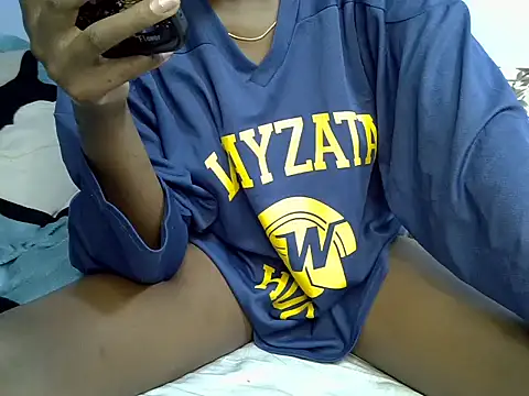 queenpen stripchat live cam model