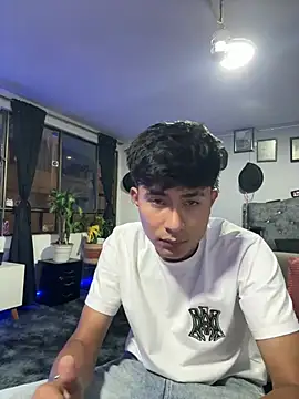 Fresahot2005 stripchat live cam model