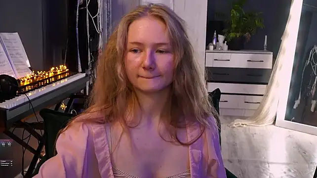 hetaerart stripchat live cam model