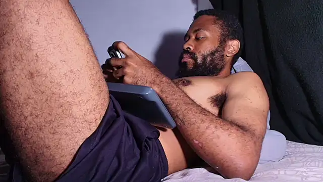 WolfMoreau stripchat live cam model