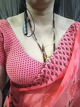 bhuvana_555 stripchat live cam model