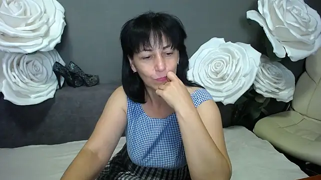 LiluGrants stripchat live cam model