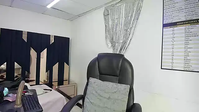 Aisha_hotts777 stripchat live cam model